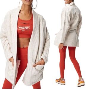 Nike Yoga Therma-FIT Luxe Women's Jacquard Quilted Jacket Reversible Size 1X